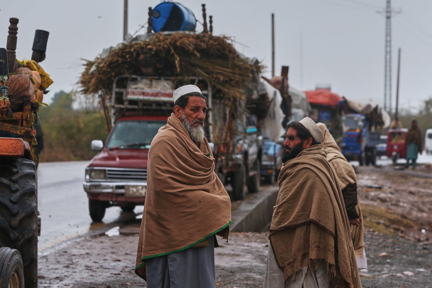 Tens of thousands flee northwest Pakistan over fears of military operation | iNFOnews.ca Tens of thousands flee northwest Pakistan over fears of military operation | iNFOnews.ca