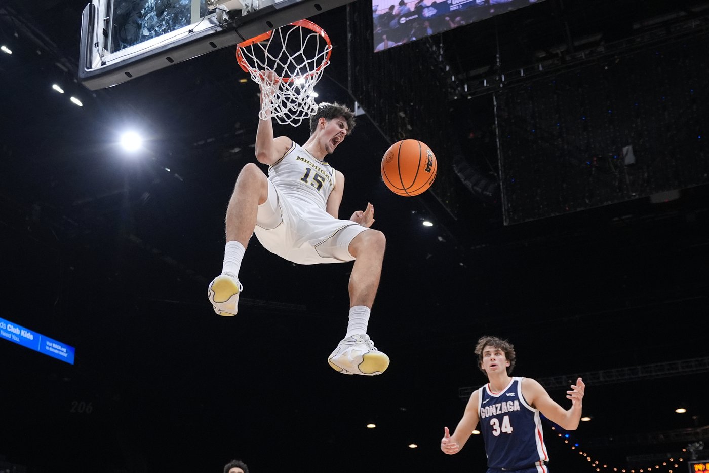 No. 7 Michigan dominates No. 12 Gonzaga 101-61 to win Players Era Championship | iNFOnews.ca