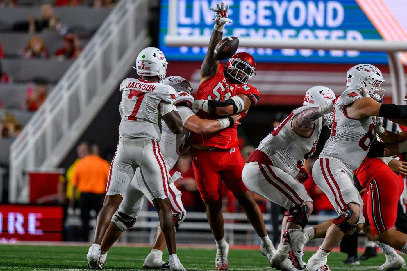 Dampier accounts for 4 touchdowns as No. 20 Utah dominates Arkansas | iNFOnews.ca