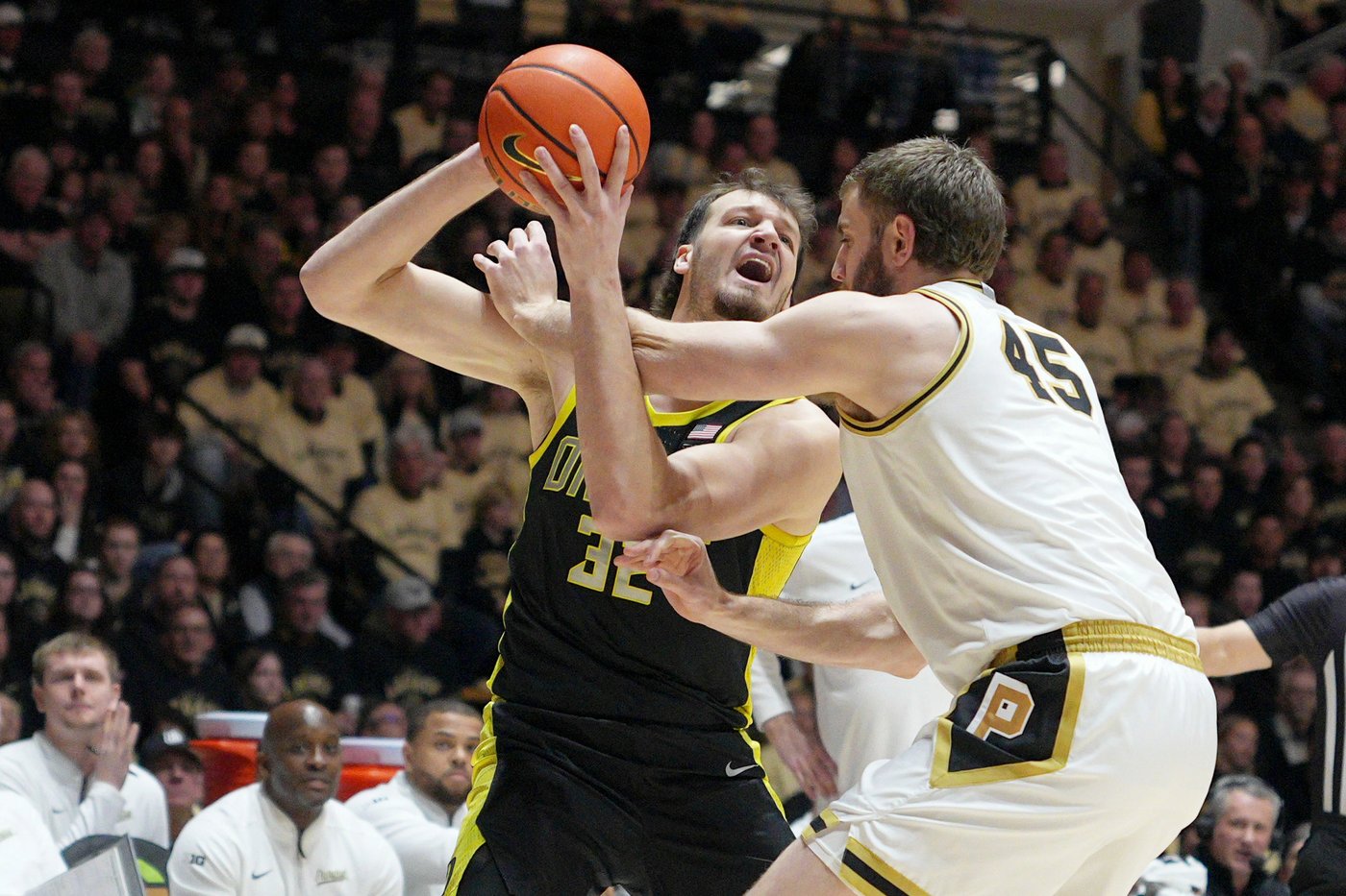 Fletcher Loyer's final minute-scoring flurry helps No. 12 Purdue rally late to get past Oregon 68-64 | iNFOnews.ca