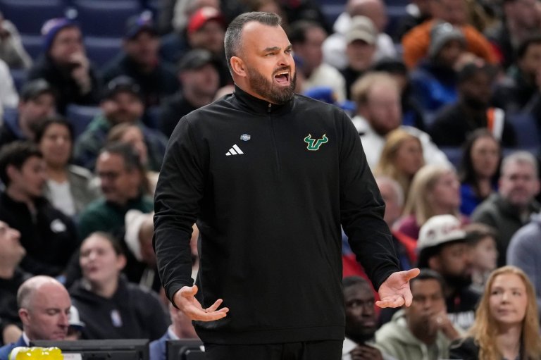 South Florida coach Hodgson's emotions run from tears to touch of anger after NCAA Tournament debut | iNFOnews.ca