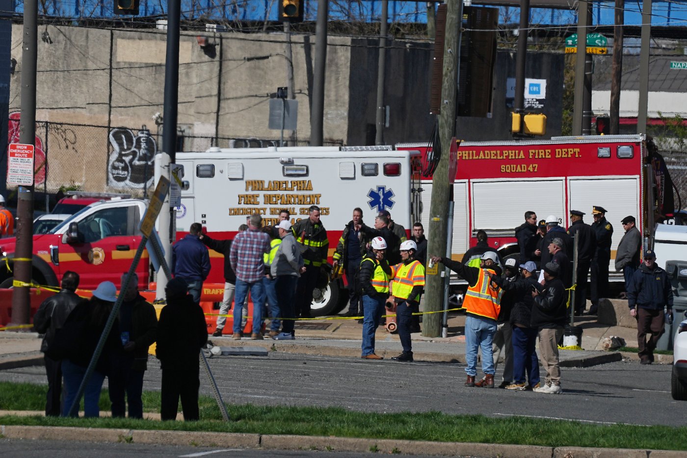 Bodies of 2 workers found days after partial collapse at parking garage being built in Philadelphia | iNFOnews.ca Bodies of 2 workers found days after partial collapse at parking garage being built in Philadelphia | iNFOnews.ca
