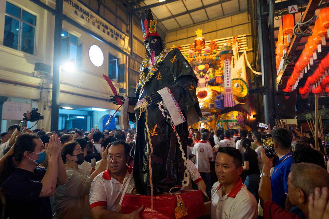 The living care for ancestors and wandering spirits at Malaysia's Hungry Ghost Festival | iNFOnews.ca The living care for ancestors and wandering spirits at Malaysia's Hungry Ghost Festival | iNFOnews.ca
