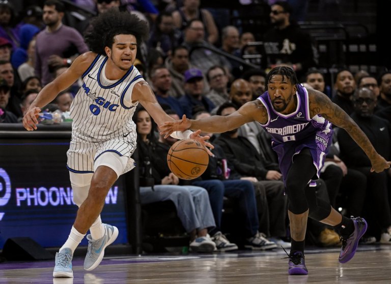 Magic use 3-point flurry to hand the Kings their franchise-record 15th straight loss | iNFOnews.ca