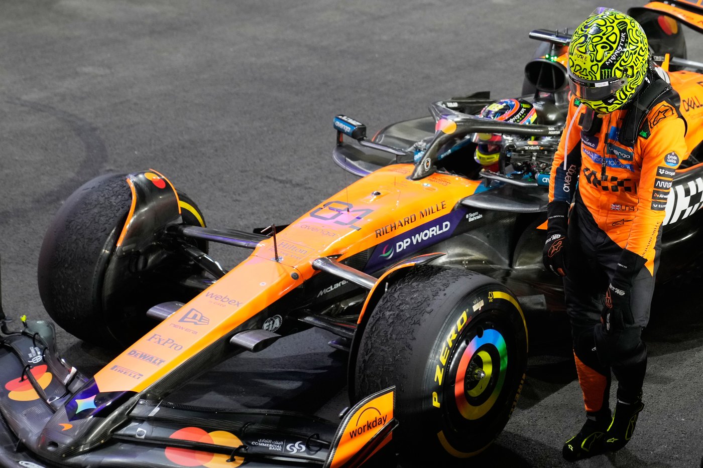 Piastri wins sprint race at Qatar GP to close gap on F1 leader Norris | iNFOnews.ca