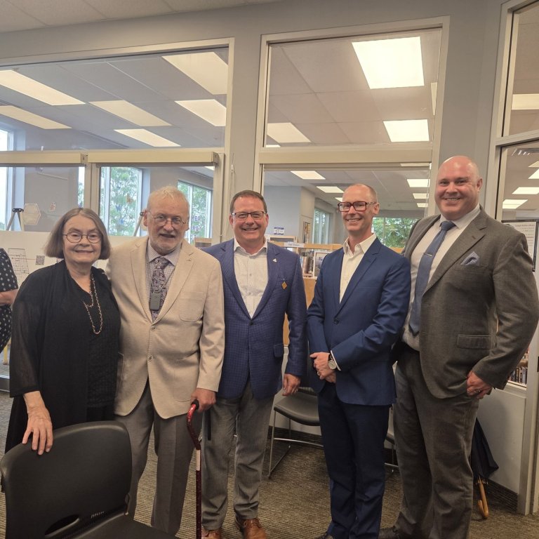 Children's author Robert Munsch donates letters, story drafts to Guelph Public Library | iNFOnews.ca