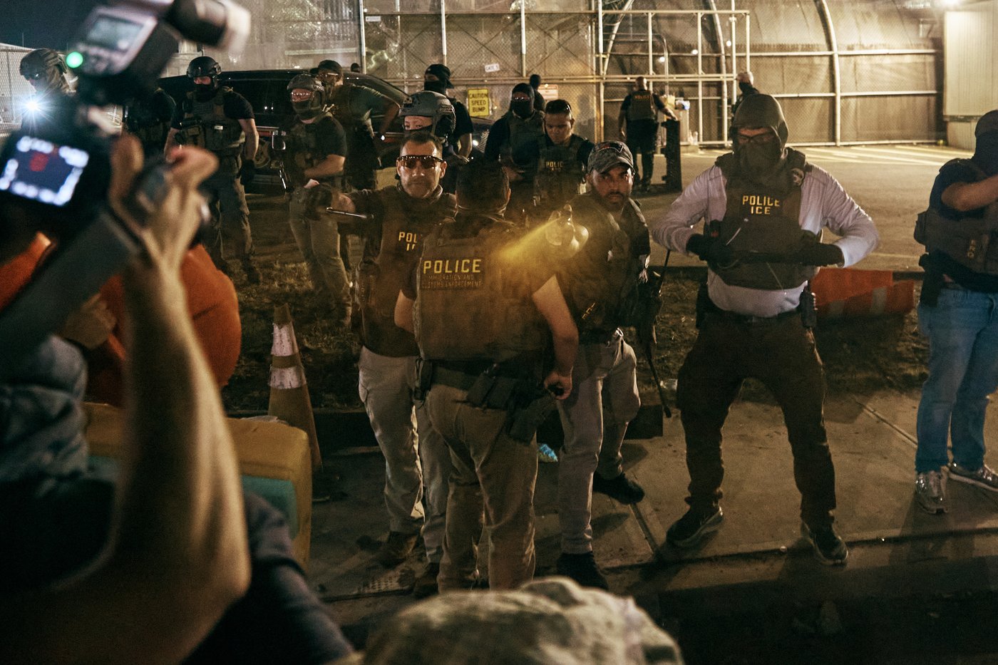 Photos show protestors and ICE agents clashing outside a New Jersey detention center | iNFOnews.ca