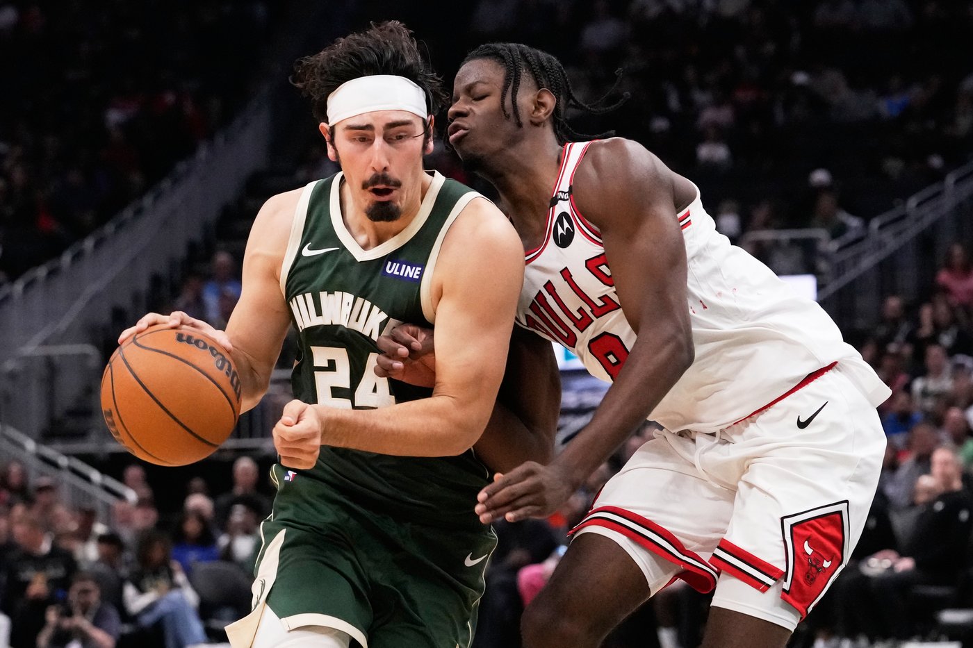 Powell scores 25 points to help the Bulls hold off the Bucks, 132-125 | iNFOnews.ca