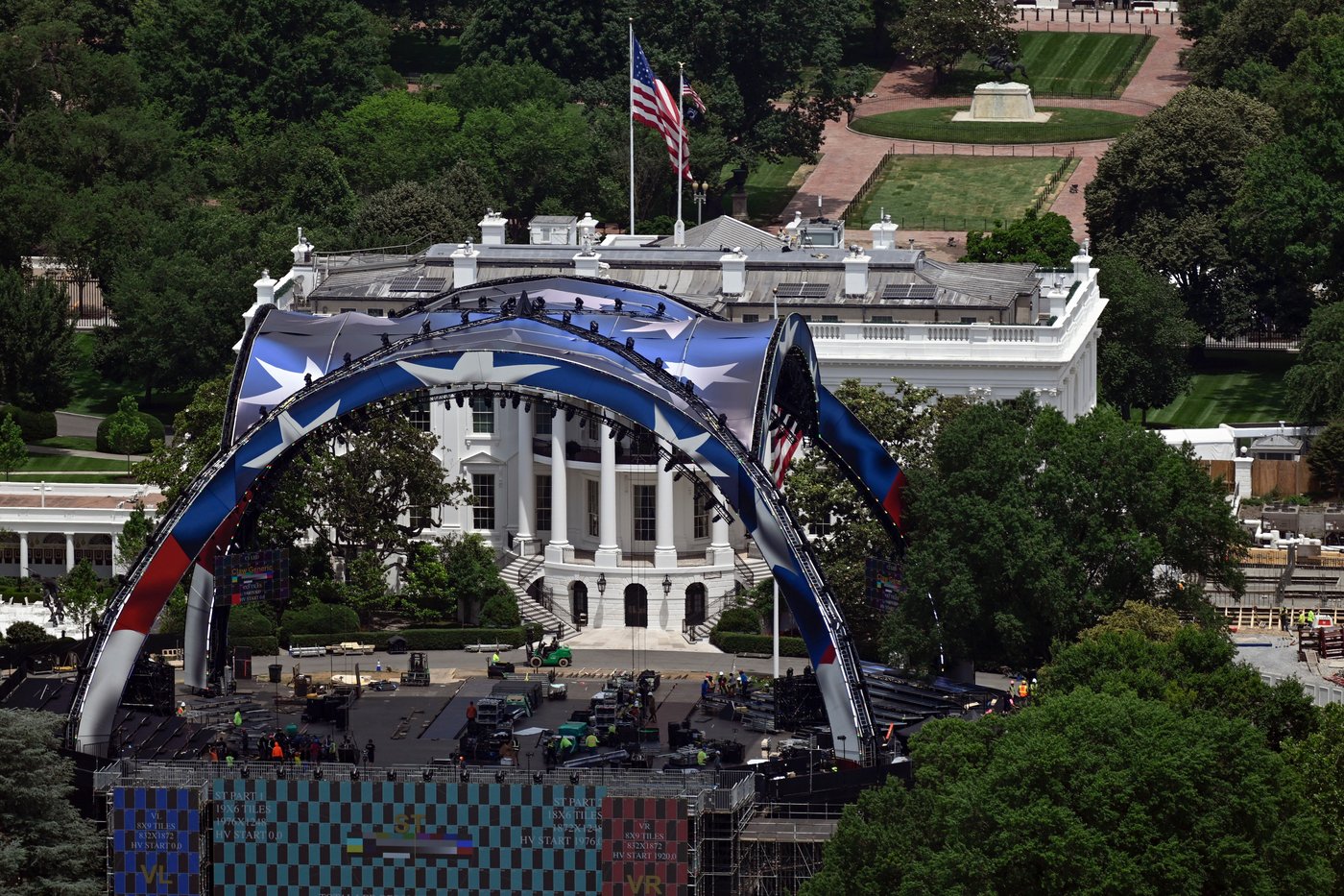 Lawsuit seeks to stop the UFC fight on the White House South Lawn for Trump's birthday | iNFOnews.ca Lawsuit seeks to stop the UFC fight on the White House South Lawn for Trump's birthday | iNFOnews.ca