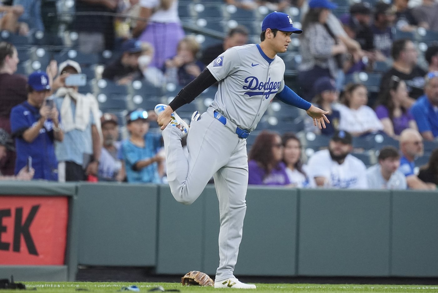 Ohtani launches homer No. 54, steals 57th base as NL West-champion Dodgers power by Rockies 11-4 | iNFOnews.ca