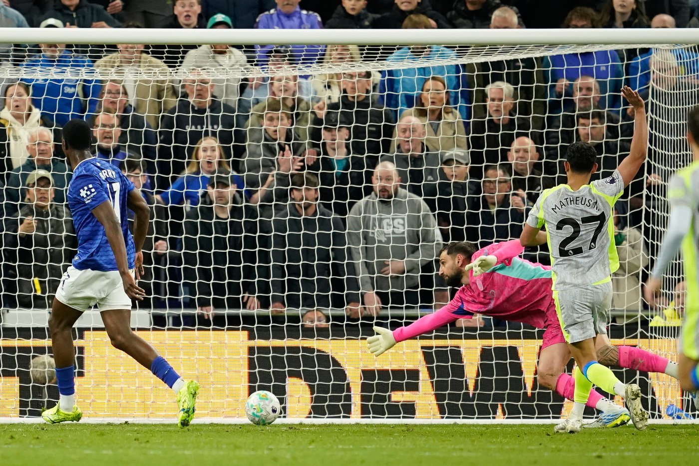 Man City's last-gasp draw at Everton hands Premier League momentum to Arsenal | iNFOnews.ca Man City's last-gasp draw at Everton hands Premier League momentum to Arsenal | iNFOnews.ca