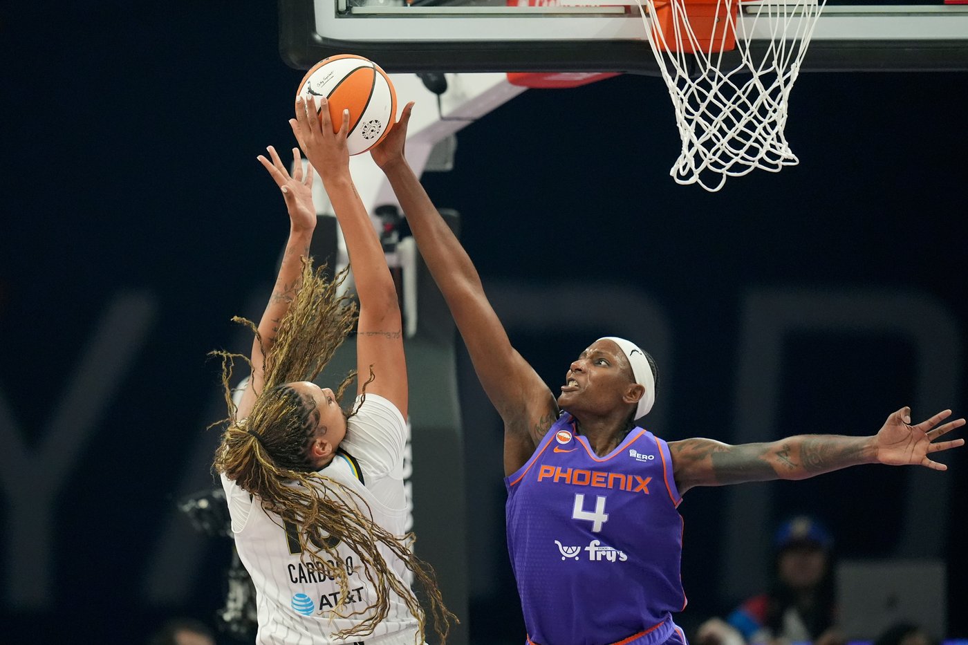Nogic scores 27 points, Mercury blow big lead before topping Sky 91-83 | iNFOnews.ca