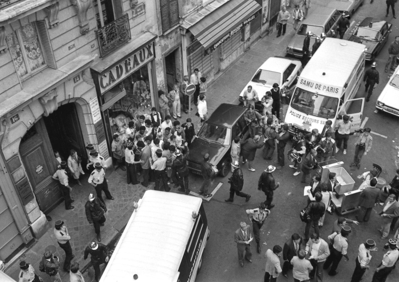 France's Macron welcomes the arrest in the West Bank of Palestinian suspect in the 1982 Paris attack | iNFOnews.ca