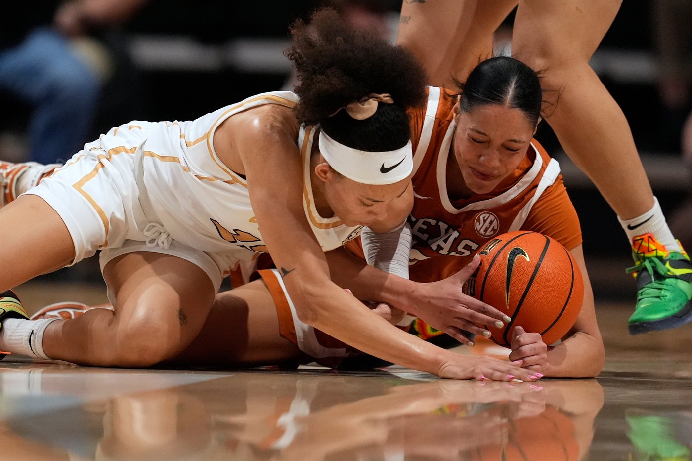 Mikayla Blakes scores 34 points to help No. 5 Vanderbilt beat No. 4 Texas 86-70 | iNFOnews.ca
