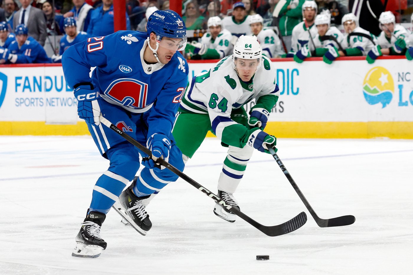 Nelson scores twice in 3rd as Avalanche rally past Hurricanes, 5-3 | iNFOnews.ca Nelson scores twice in 3rd as Avalanche rally past Hurricanes, 5-3 | iNFOnews.ca