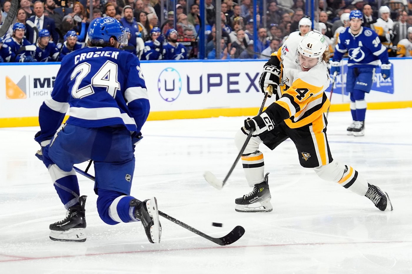 Malkin scores twice as Penguins edge Lightning 4-3 | iNFOnews.ca