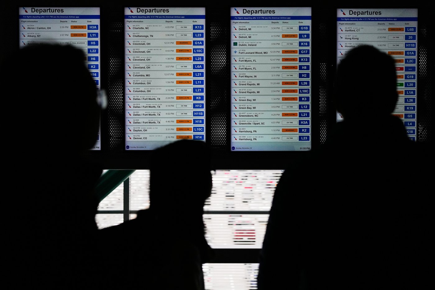 Post-Thanksgiving travelers in Chicago see hundreds of flights canceled and delayed after snowstorm | iNFOnews.ca Post-Thanksgiving travelers in Chicago see hundreds of flights canceled and delayed after snowstorm | iNFOnews.ca