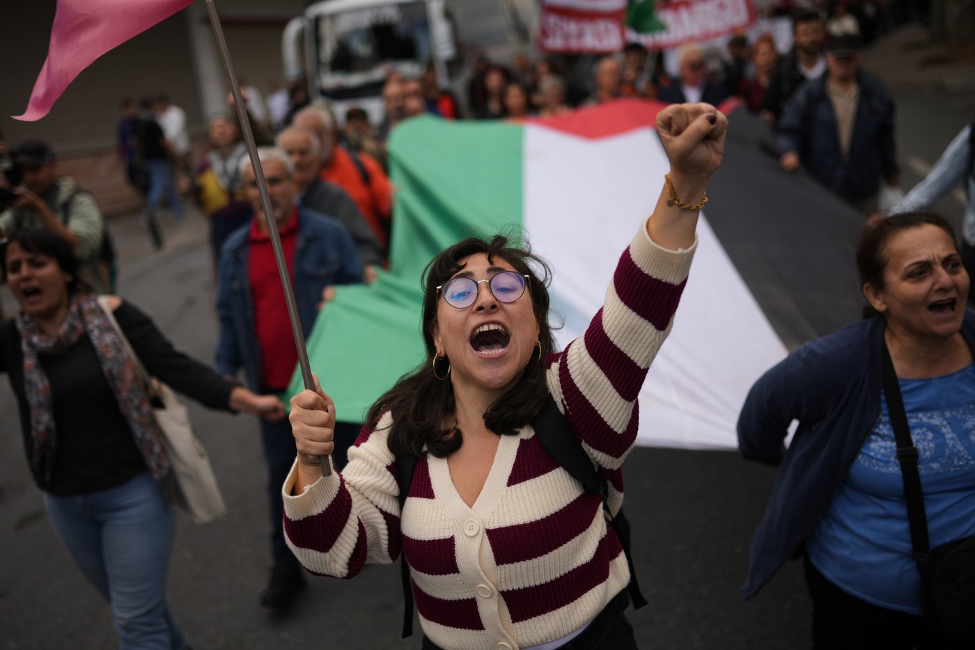 Hundreds of thousands march across Europe in support of Palestinians | iNFOnews.ca