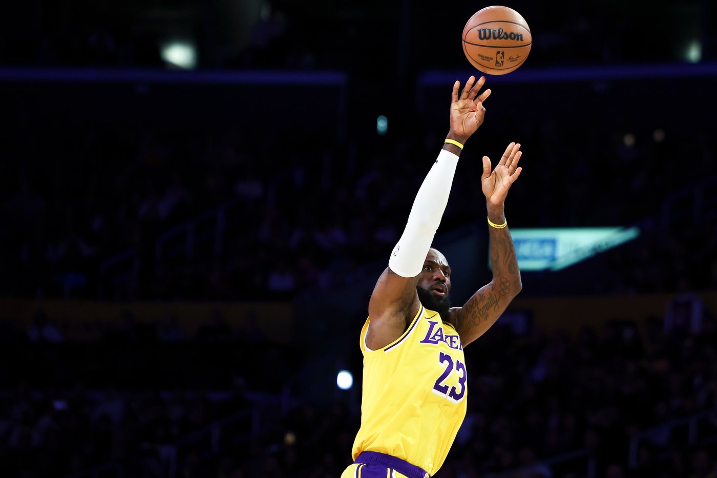 Luka Doncic scores 38 and the Lakers hold off the Clippers 125-122 to split LA rivals' season series | iNFOnews.ca