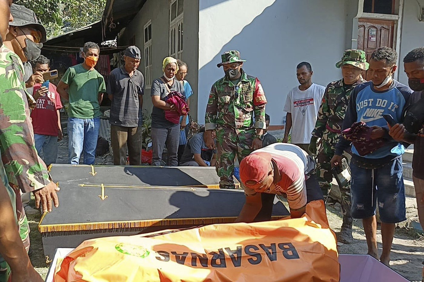 What to know about the eruptions of Mount Lewotobi Laki Laki that killed 9 in Indonesia | iNFOnews.ca
