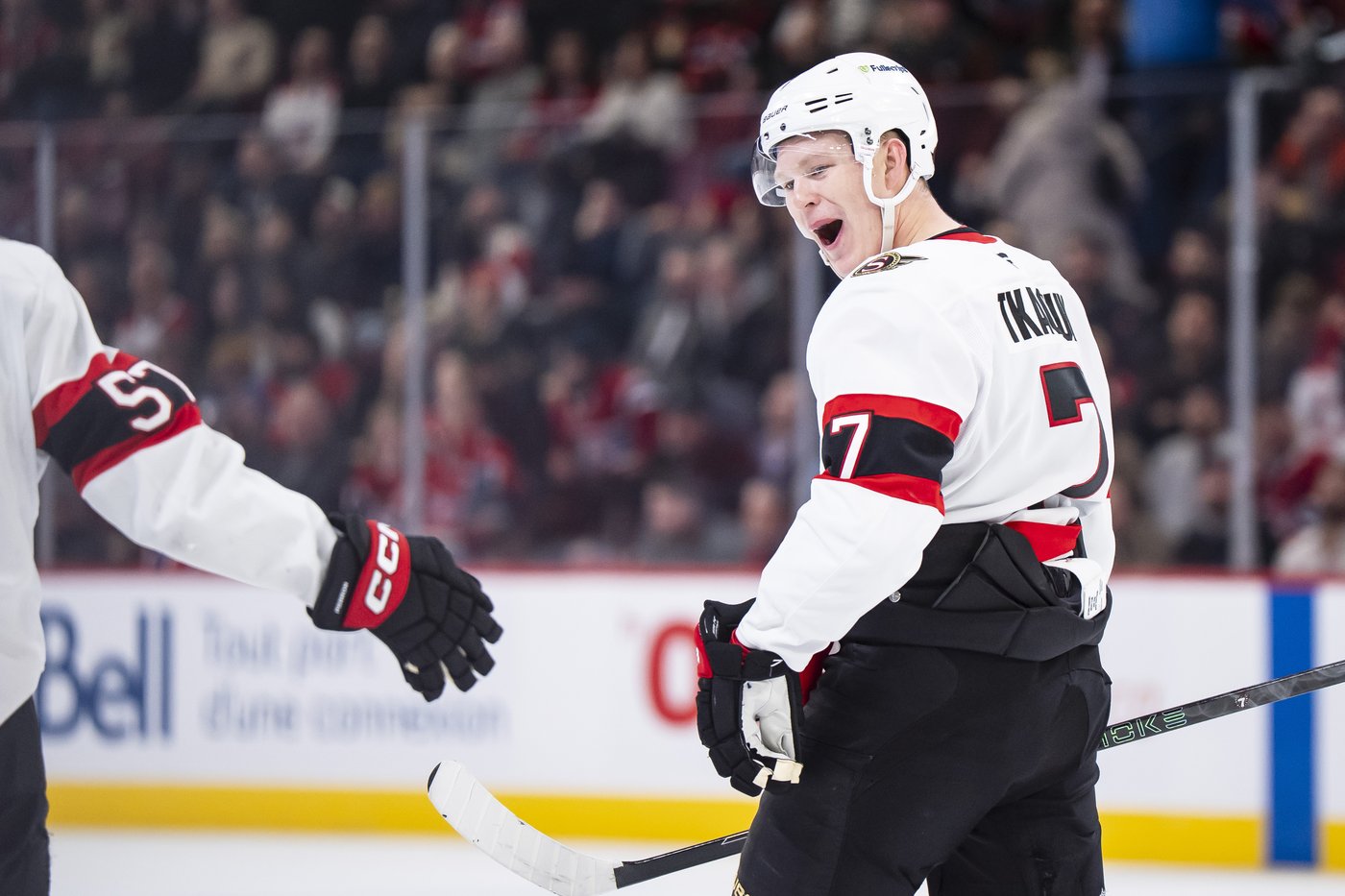 Tkachuk scores first goal as Senators end road trip with 'massive' win over Canadiens | iNFOnews.ca