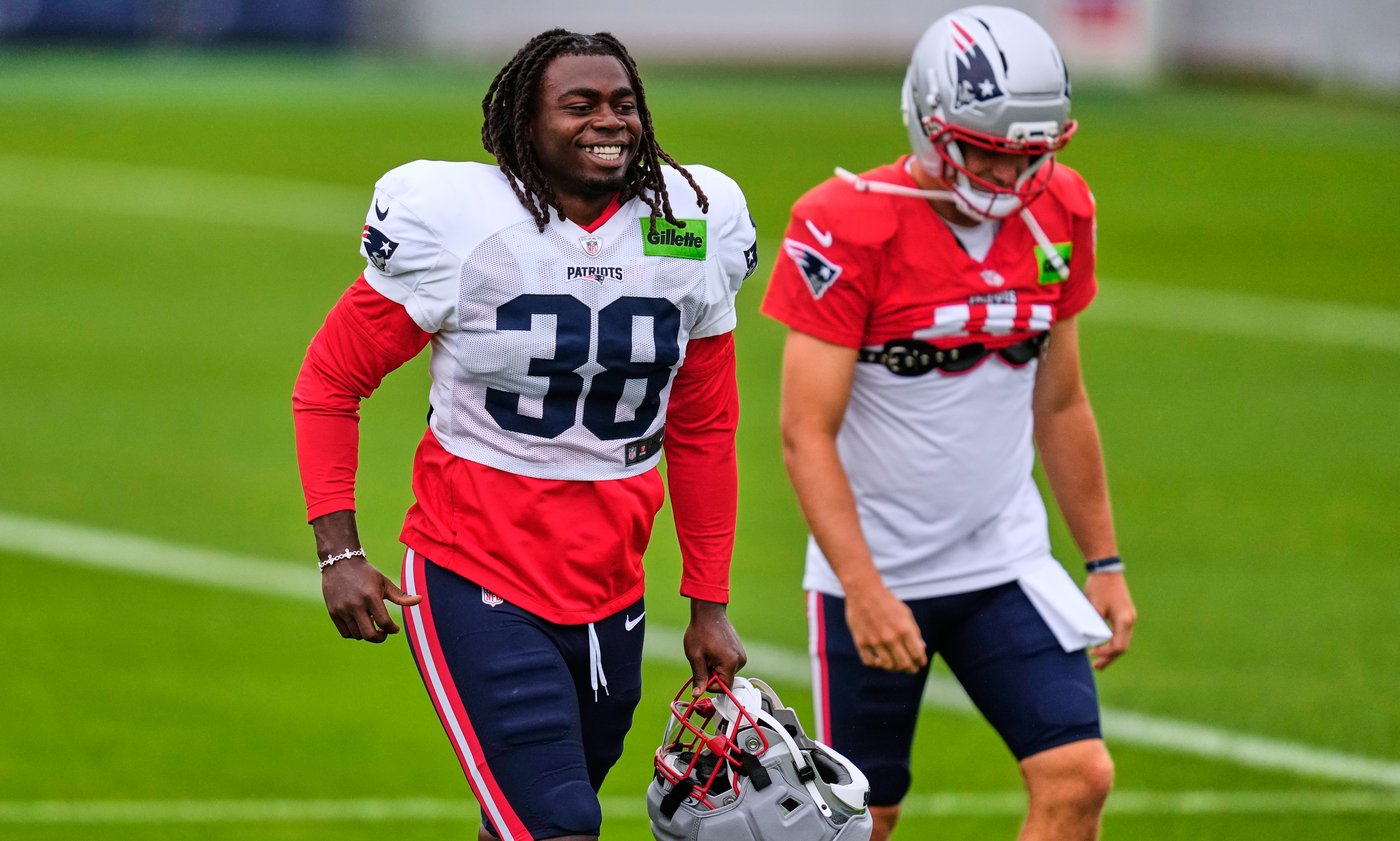 Drake Maye is being more vocal and it's already paying off as he prepares for Year 3 with Patriots | iNFOnews.ca Drake Maye is being more vocal and it's already paying off as he prepares for Year 3 with Patriots | iNFOnews.ca