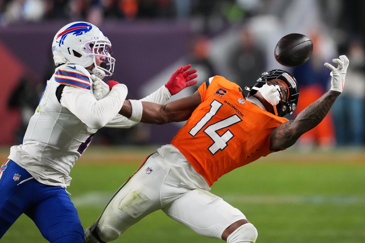 Pro Picks: Patriots will top the Broncos and Rams will edge the Seahawks to reach the Super Bowl | iNFOnews.ca Pro Picks: Patriots will top the Broncos and Rams will edge the Seahawks to reach the Super Bowl | iNFOnews.ca