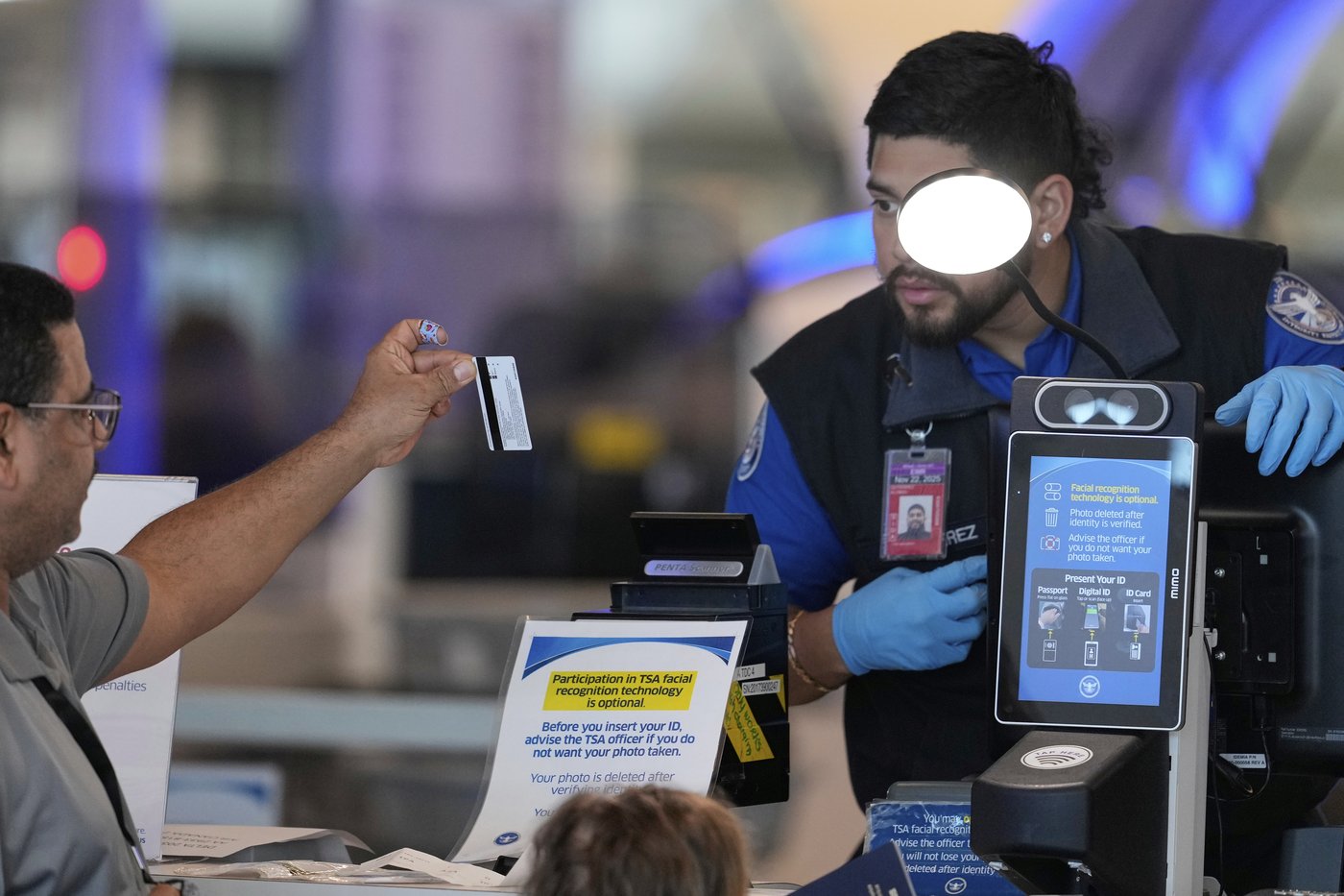 PHOTO COLLECTION: REAL ID requirements for the U.S. domestic flyers begins | iNFOnews.ca