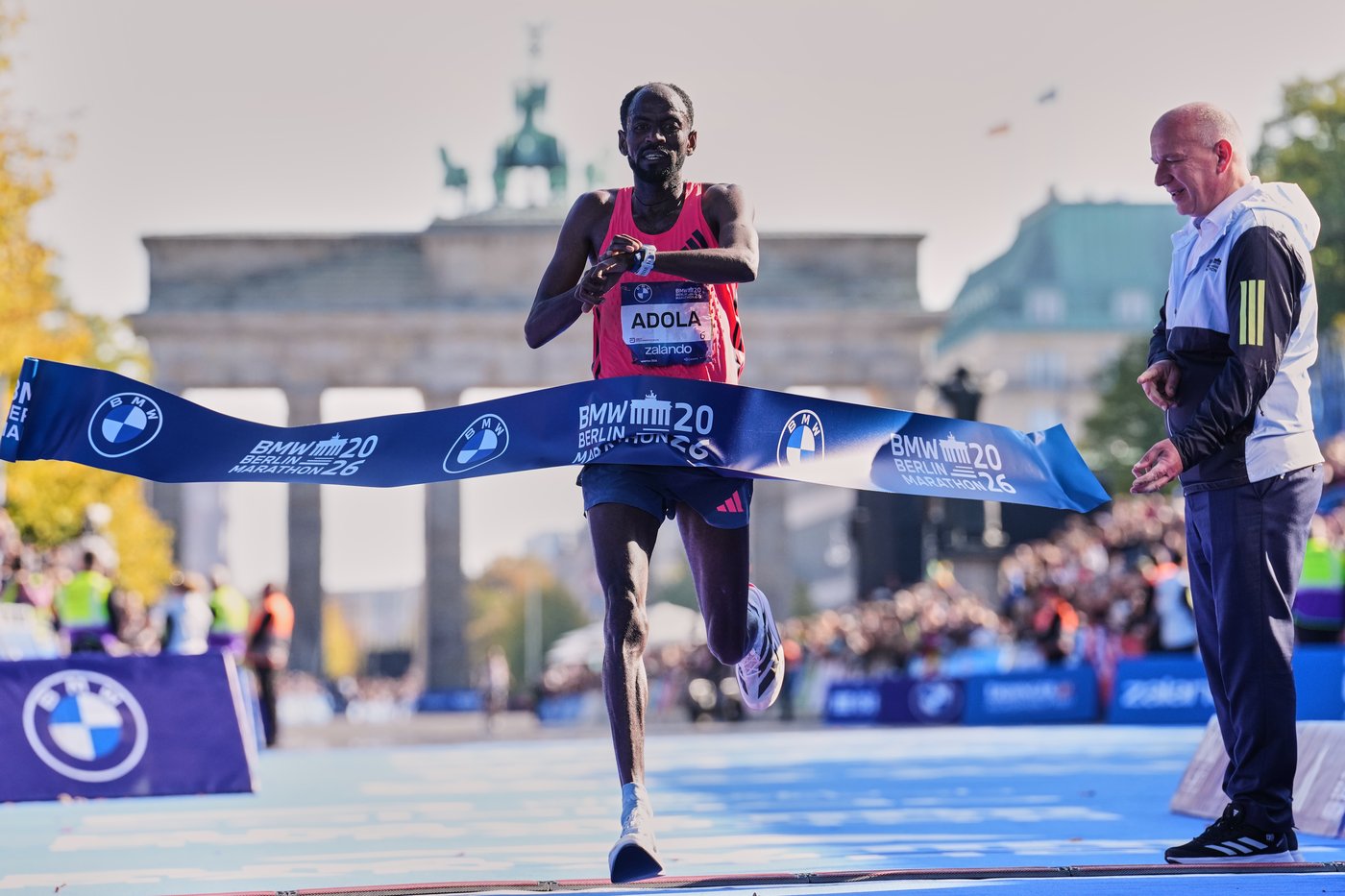 Guye Adola wins Berlin Marathon, Tigst Assefa misses out on world record | iNFOnews.ca