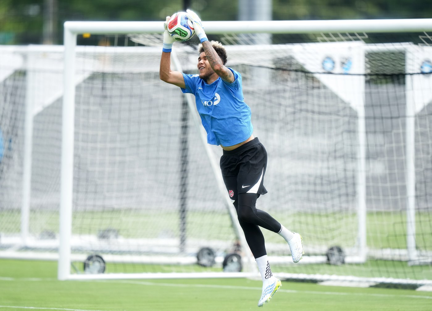 'Goalkeeper union' strong as Crépeau, St. Clair vie to be Canada's No. 1 at World Cup | iNFOnews.ca 'Goalkeeper union' strong as Crépeau, St. Clair vie to be Canada's No. 1 at World Cup | iNFOnews.ca