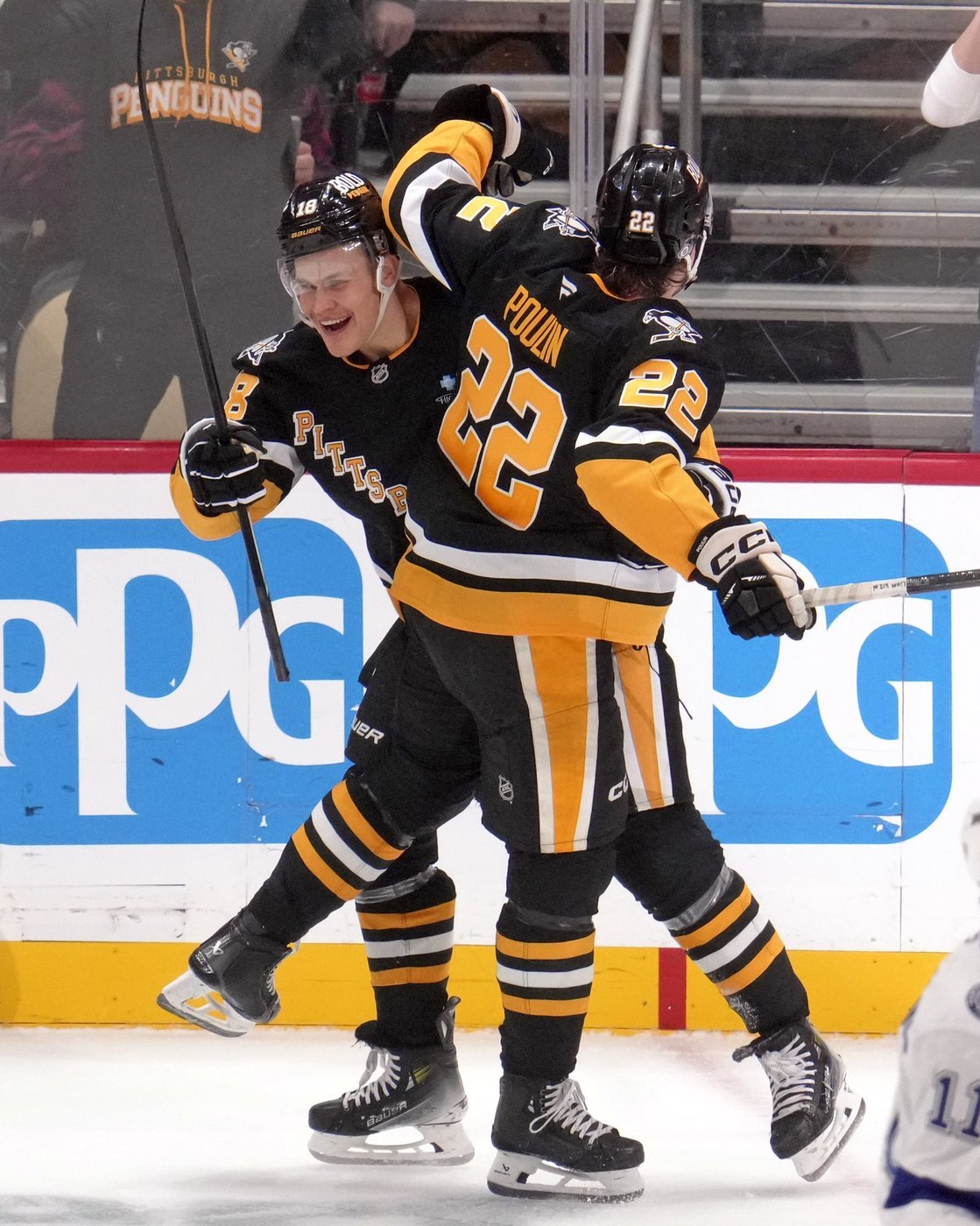 Brayden Point's OT winner helps Lightning rally past Penguins, 3-2 | iNFOnews.ca