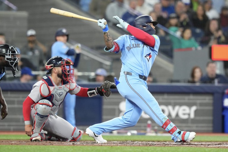 Clement and Valenzuela hit homers, Guerrero Jr. has three hits as Jays top Red Sox | iNFOnews.ca