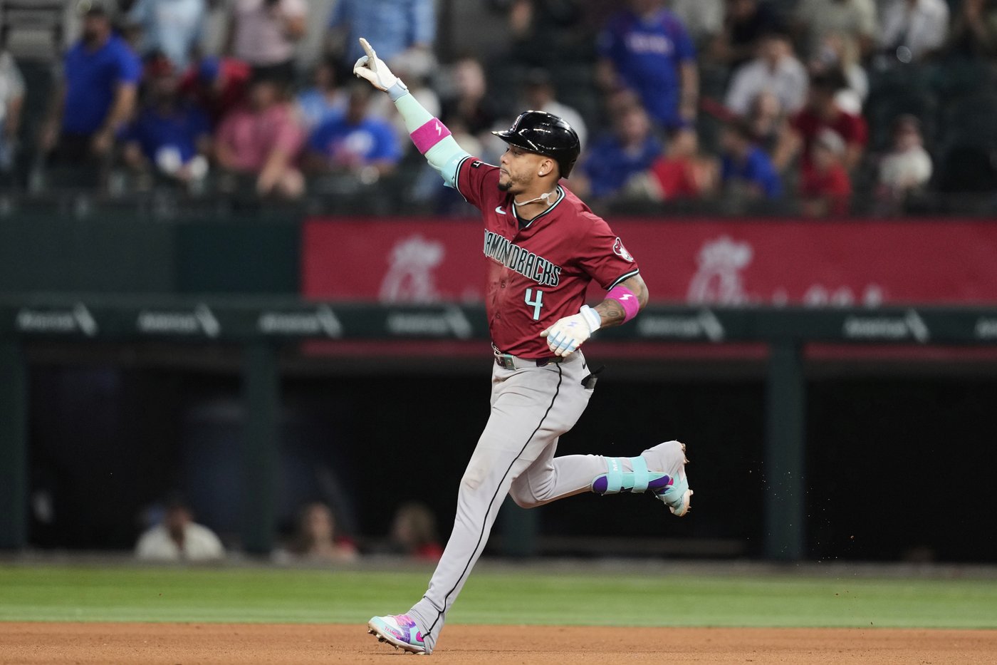 Marte hits 9th inning go-ahead HRs in back-to-back Dbacks games, from each side of plate at Texas | iNFOnews.ca