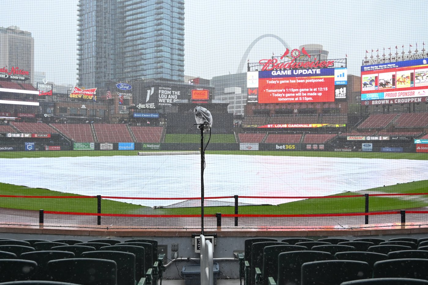 Mets-Cardinals game is postponed by weather, will be made up in Sunday doubleheader | iNFOnews.ca