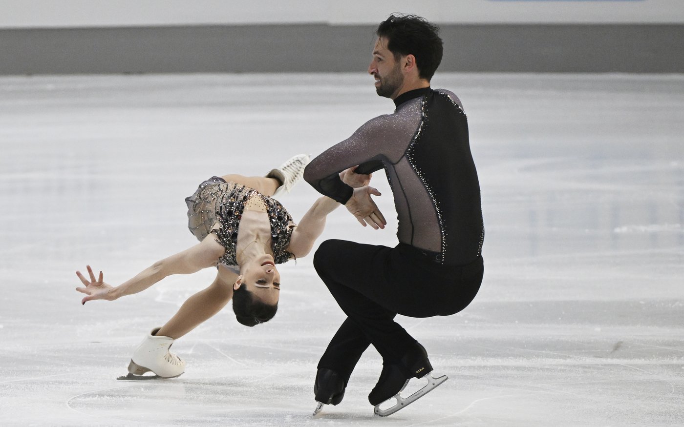 Pairs duo Deanna Stellato-Dudek, Maxime Deschamps skate to silver in Nebelhorn Trophy | iNFOnews.ca