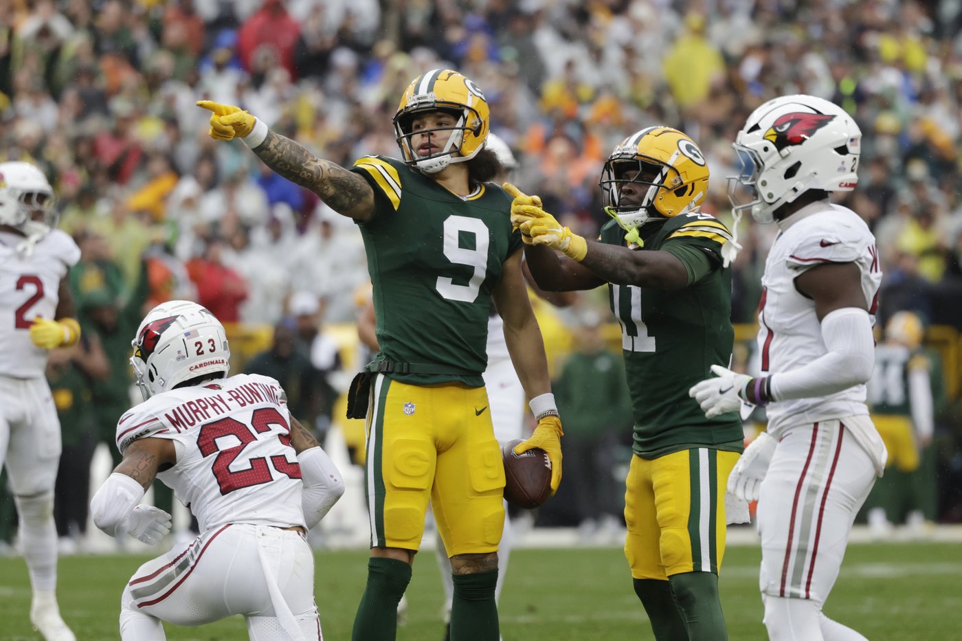 Doubs catches 2 TD passes in his return from a suspension to help Packers rout Cardinals 34-13 | iNFOnews.ca