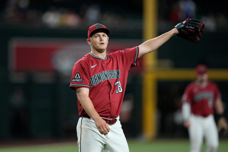 Toronto Blue Jays activate veteran reliever Sewald, option Estrada to triple-A | iNFOnews.ca