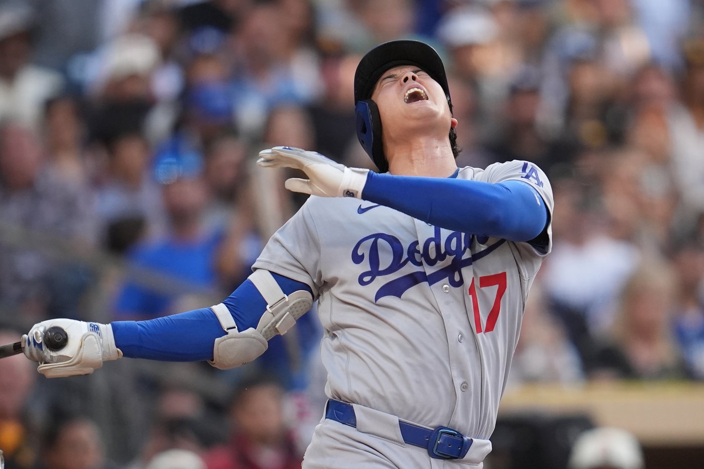 Shohei Ohtani homers on first pitch, then throws 5 sharp innings in Dodgers' 4-0 win over Padres | iNFOnews.ca