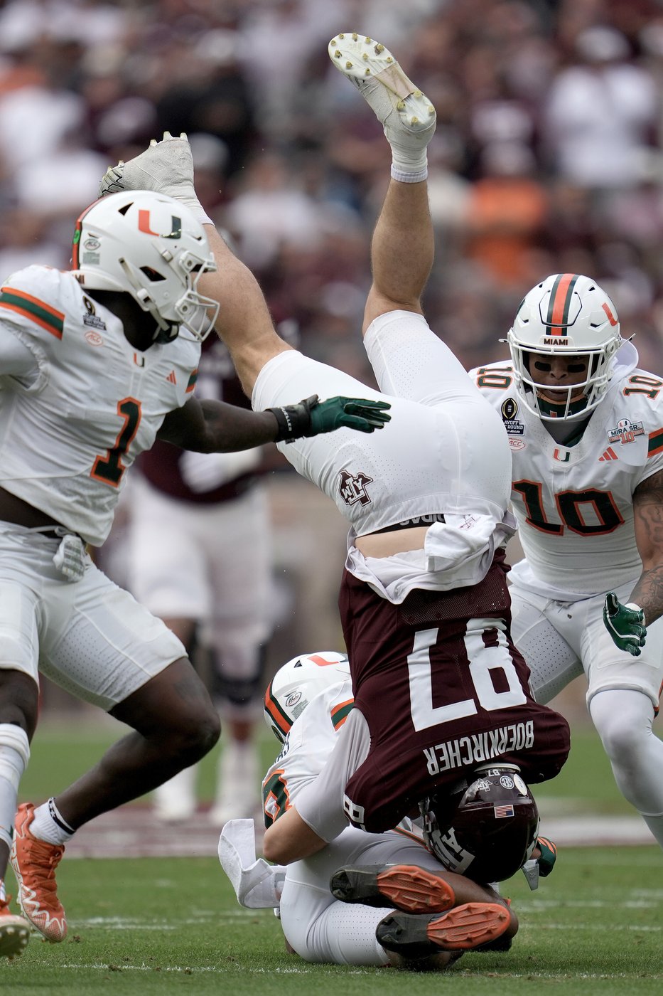 Miami freshman Malachi Toney redeems himself with winning touchdown in 10-3 victory over Texas A&M | iNFOnews.ca Miami freshman Malachi Toney redeems himself with winning touchdown in 10-3 victory over Texas A&M | iNFOnews.ca