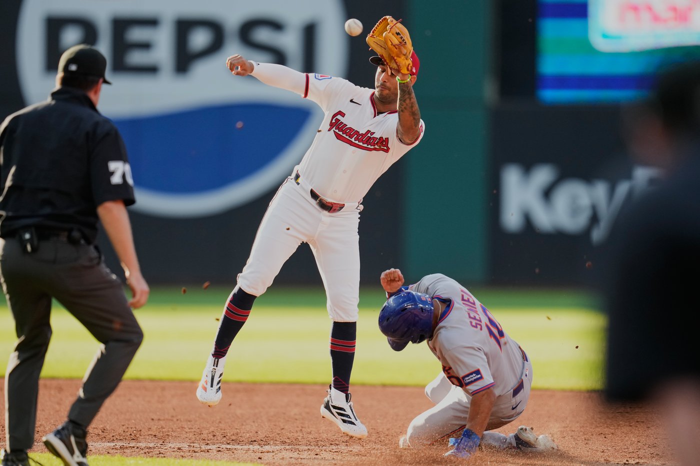 Luis Torrens hits 3-run homer and drives in 4 to lead Mets past Guardians 6-2 | iNFOnews.ca