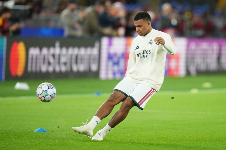 Mbappé beats Messi's record to become youngest with 100 Champions League appearances | iNFOnews.ca