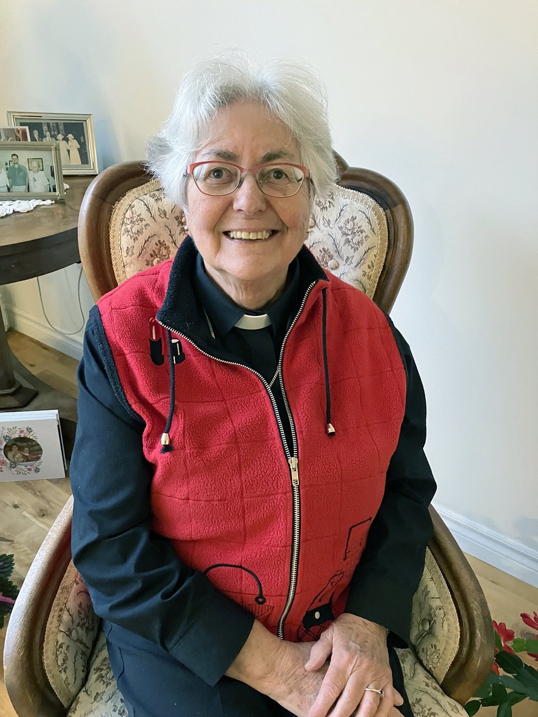 'Postal service is a lifeline': Seniors feel isolated due to Canada Post strike | iNFOnews.ca