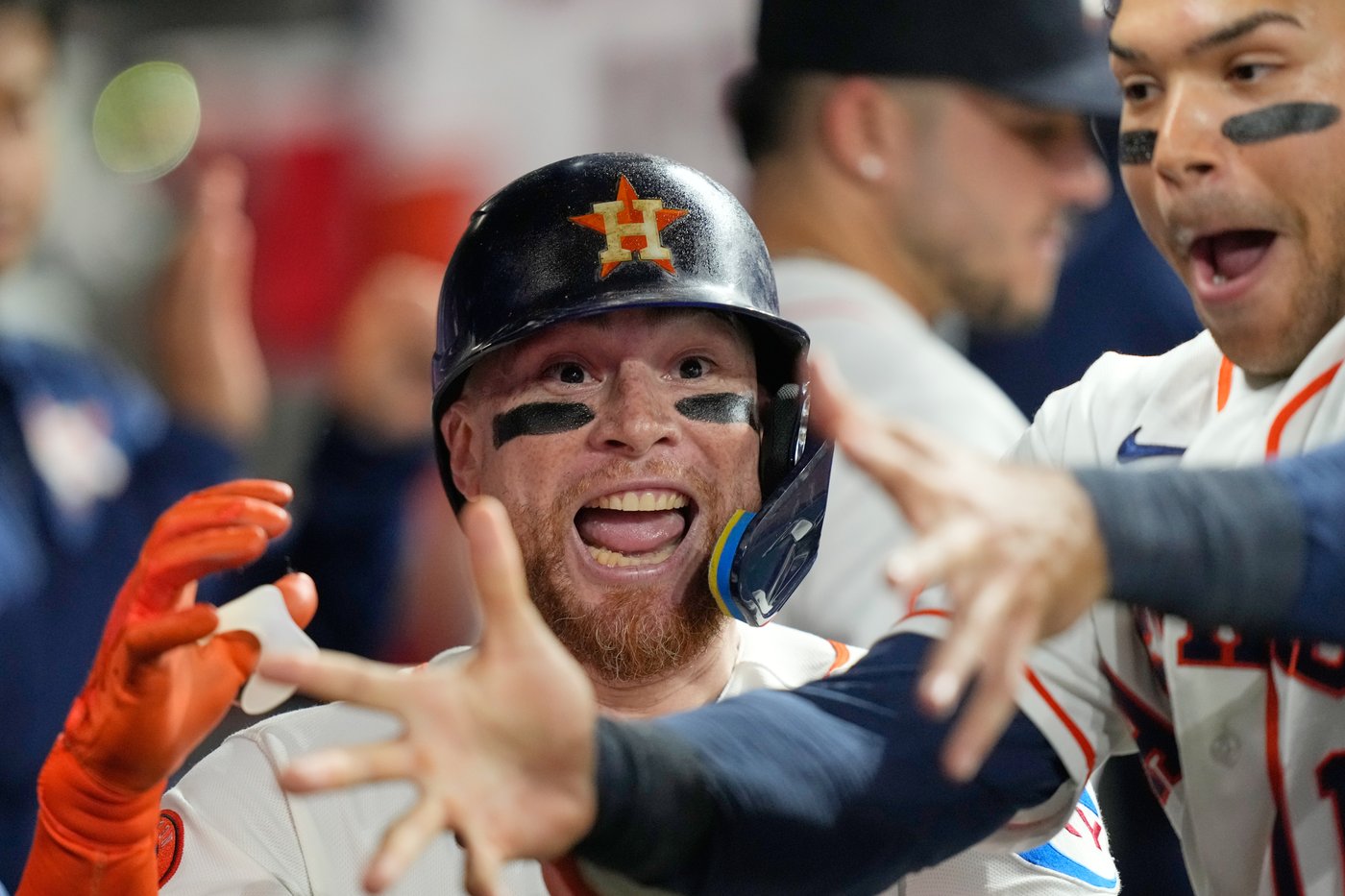 Pecko fans 4 in MLB debut, Vázquez hits 7th homer as the Astros beat the Angels 3-2 | iNFOnews.ca