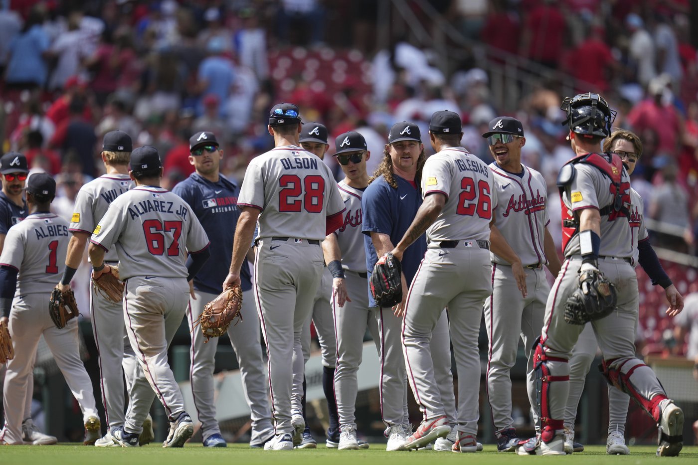 Injury fill-in Alvarez scores winning run and Braves hit 3 HRs to edge Cardinals | iNFOnews.ca
