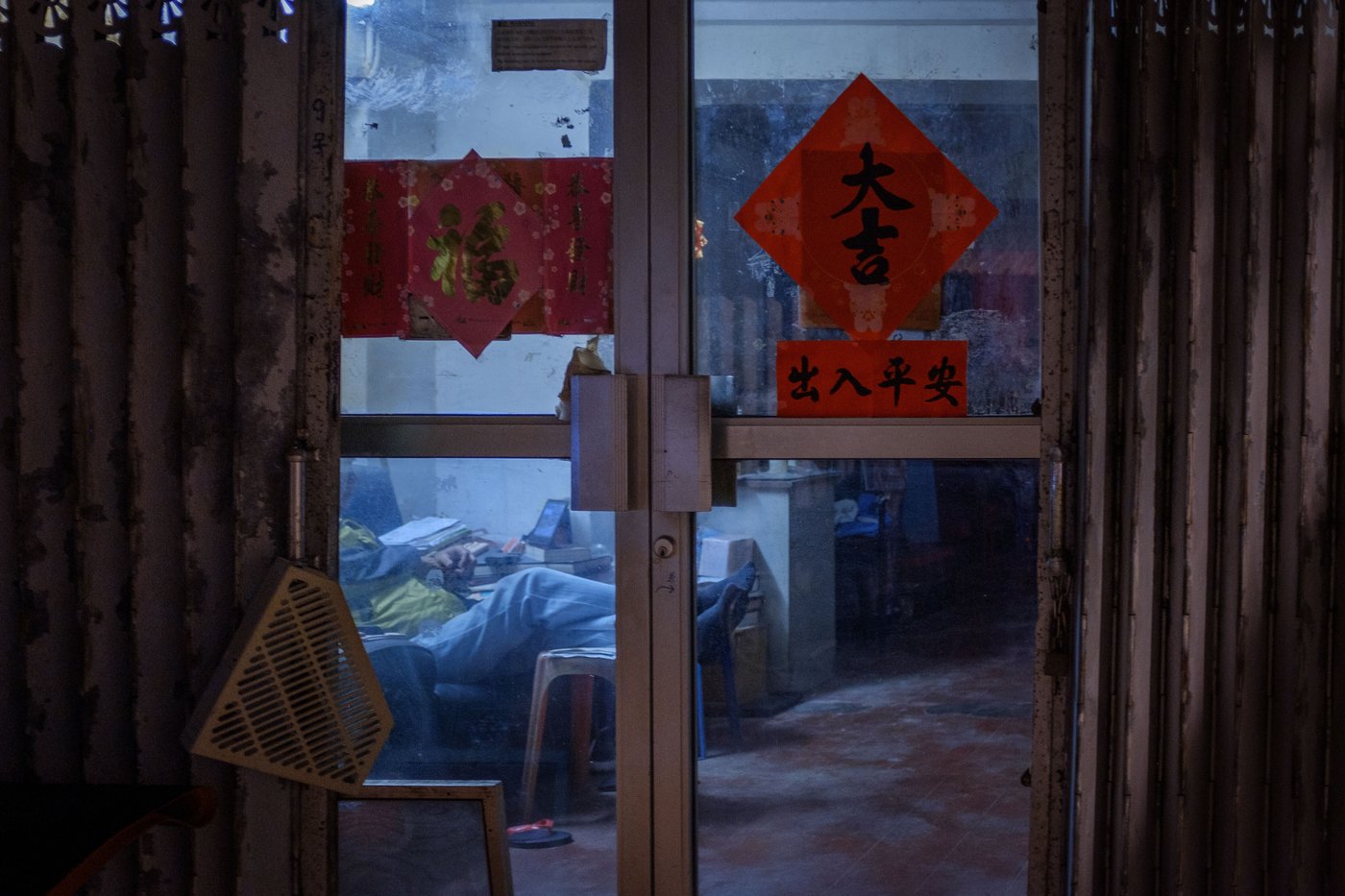 Photos follow the color red through public and intimate spaces during the Lunar New Year | iNFOnews.ca