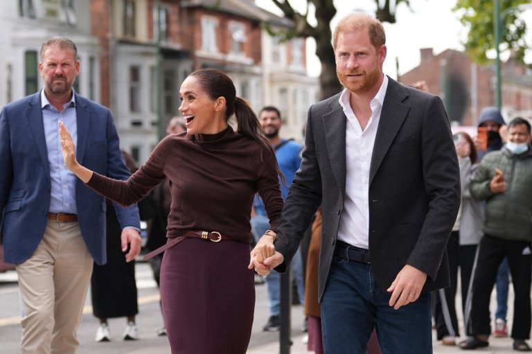 Prince Harry says he wants to work out relationship with brother and father | iNFOnews.ca