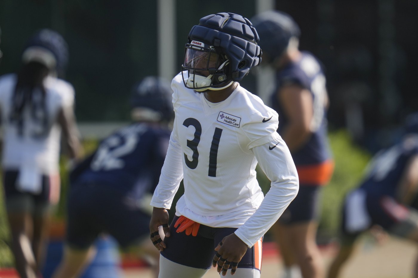 Bears defense opens training camp by picking on QB Caleb Williams and the offense | iNFOnews.ca