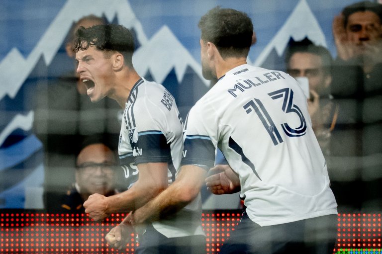Two late goals lift Whitecaps to 3-2 come-from-behind victory over Timbers | iNFOnews.ca