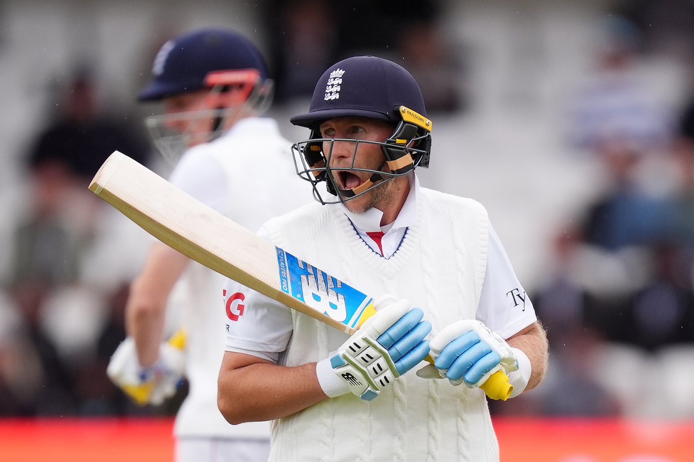 England in charge against Pakistan as Root and Brook hit half-centuries in 366-8 | iNFOnews.ca