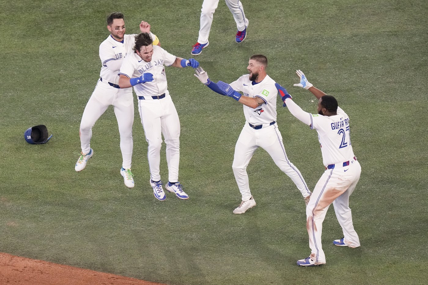 Barger drives in winning run in 11th, Jays top Angels 4-3 for seventh straight win | iNFOnews.ca
